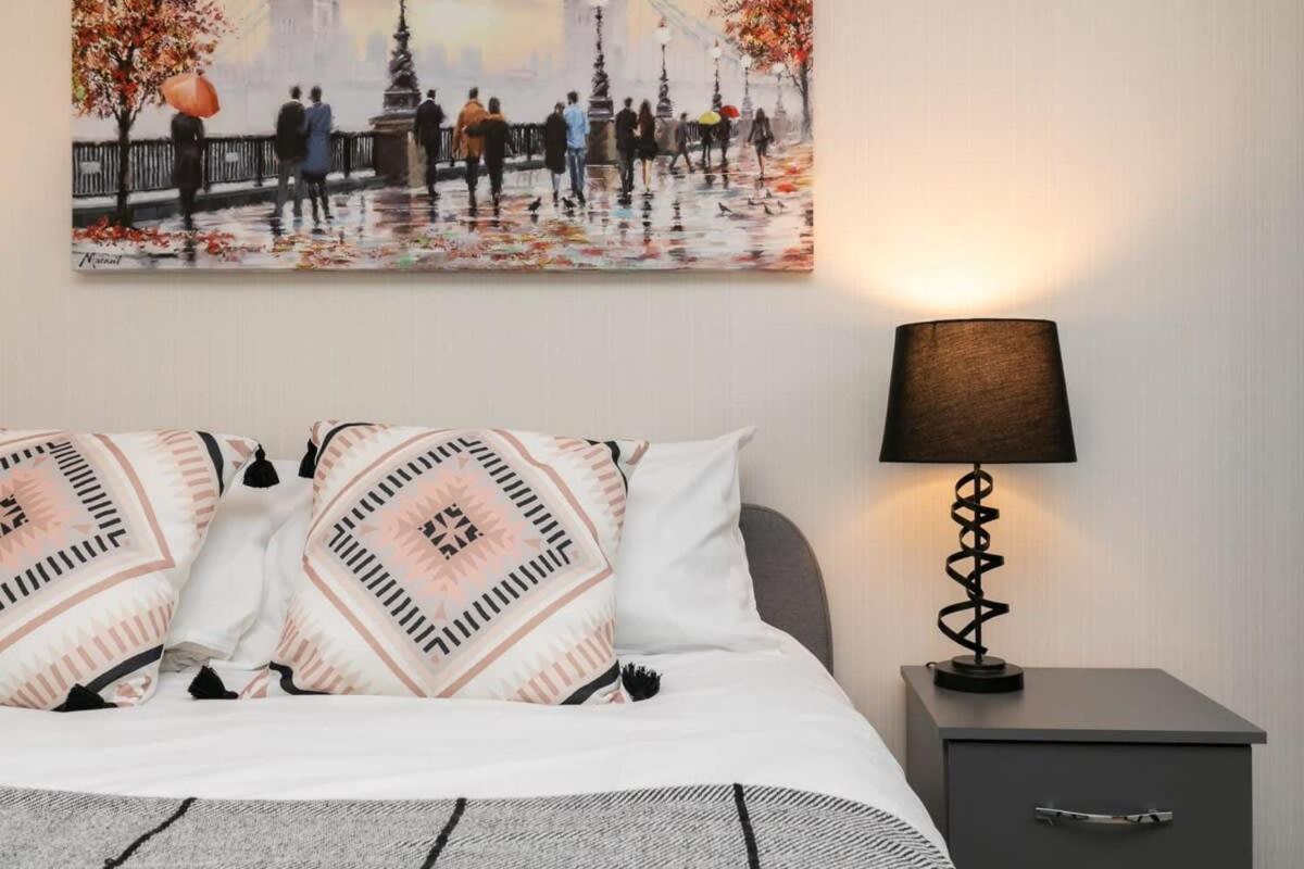 Modern 1 Bedroom Apartment In Woking Town Centre Dış mekan fotoğraf