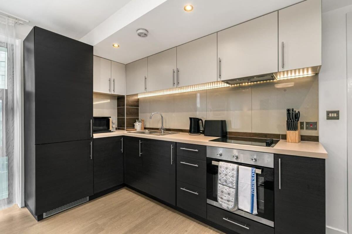 Modern 1 Bedroom Apartment In Woking Town Centre Dış mekan fotoğraf